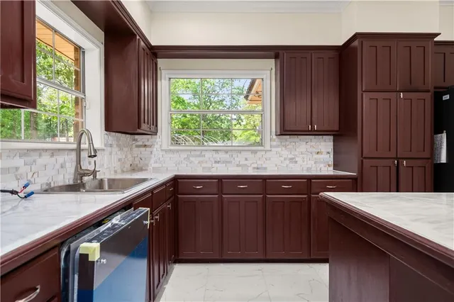 $354,000 | 9 Hill Drive, Forest Hill, LA 71430