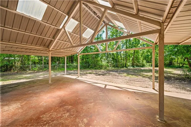 $354,000 | 9 Hill Drive, Forest Hill, LA 71430