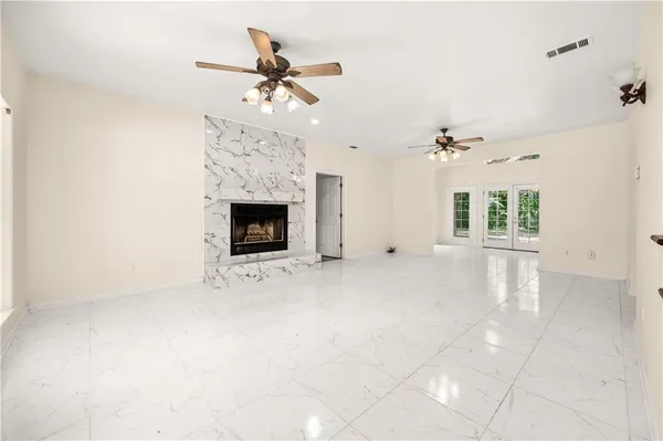 $349,000 | 9 Hill Drive, Forest Hill, LA 71430