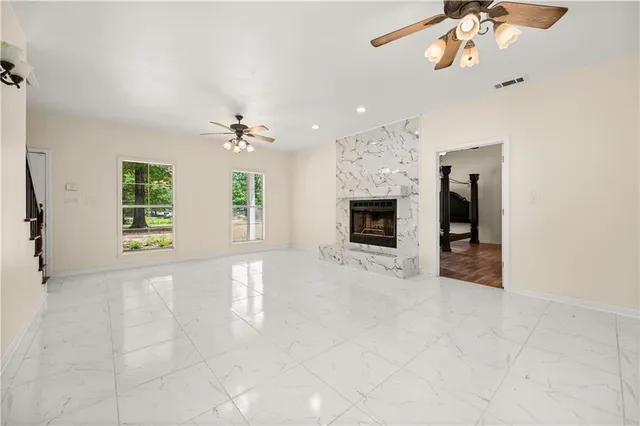 $354,000 | 9 Hill Drive, Forest Hill, LA 71430