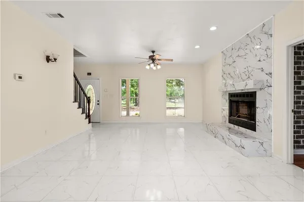 $349,000 | 9 Hill Drive, Forest Hill, LA 71430