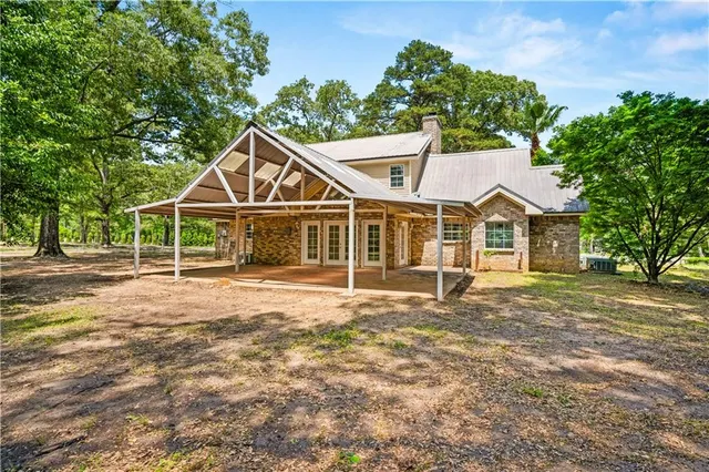 $354,000 | 9 Hill Drive, Forest Hill, LA 71430