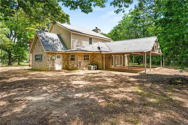 $349,000 | 9 Hill Drive, Forest Hill, LA 71430