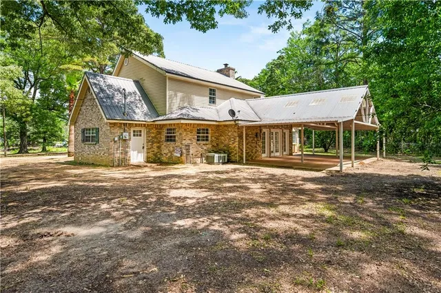 $354,000 | 9 Hill Drive, Forest Hill, LA 71430