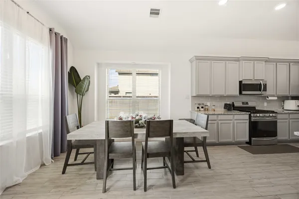 $3,000 | 4238 Redford Valley Road, Rosharon, TX 77583