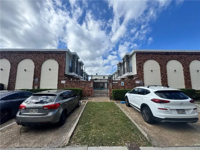 $900 | 3900 Hessmer Avenue, Unit 12, Metairie, LA 70002