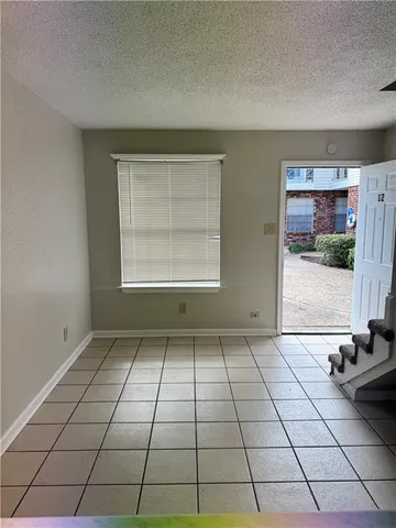 $900 | 3900 Hessmer Avenue, Unit 12, Metairie, LA 70002