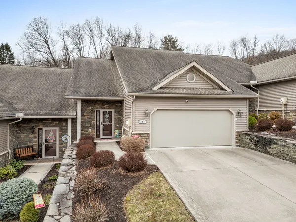 $383,000 | 8 Eagle Drive, Endicott, NY 13760