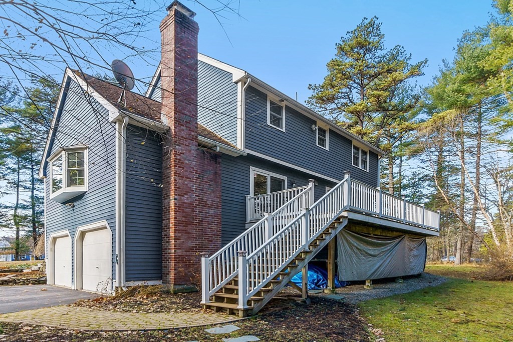 878 Townsend Road Groton, MA 01450 - Photo 4 of 41