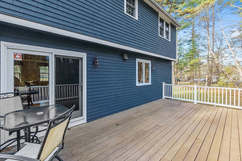 878 Townsend Road Groton, MA 01450 - Photo 7 of 41