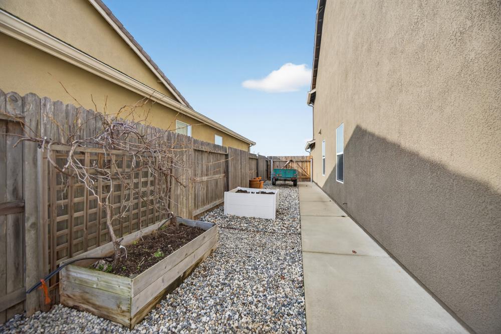 7467 Garden Ridge Way Sacramento, CA 95829 - Photo 49 of 54