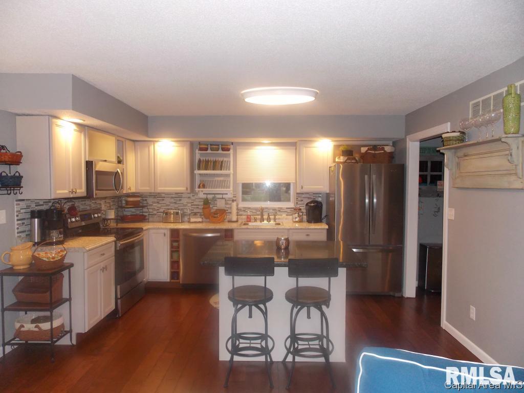 193 Bellerive Road Springfield, IL 62704 - Photo 3 of 36