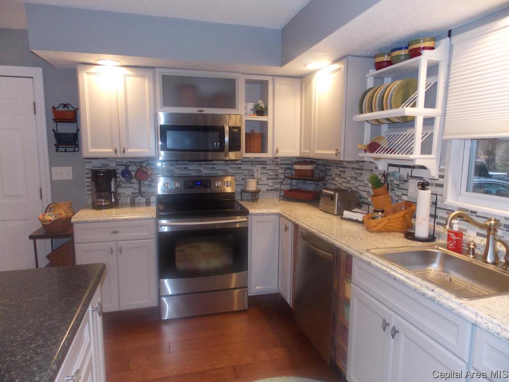 193 Bellerive Road Springfield, IL 62704 - Photo 5 of 36