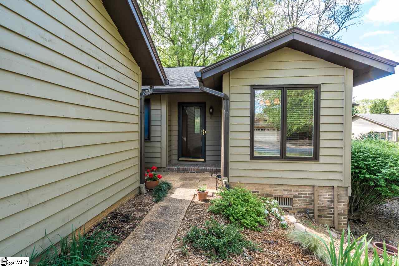 153 Tanager Circle Greer, SC 29650 - Photo 2 of 23 Gallery Image 2