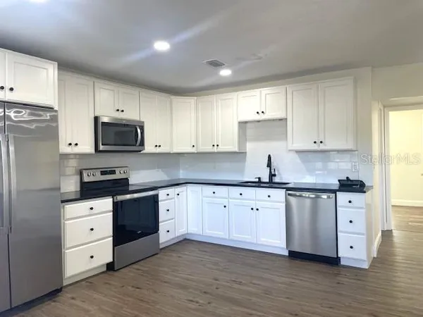 $1,450 | 4800 Rilma Avenue, Unit 141, Sarasota, FL 34234