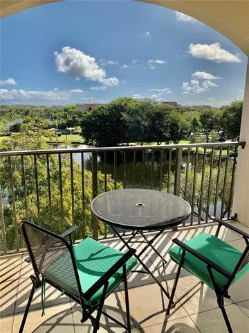$4,000 | Lavers, Delray Beach, FL 33444