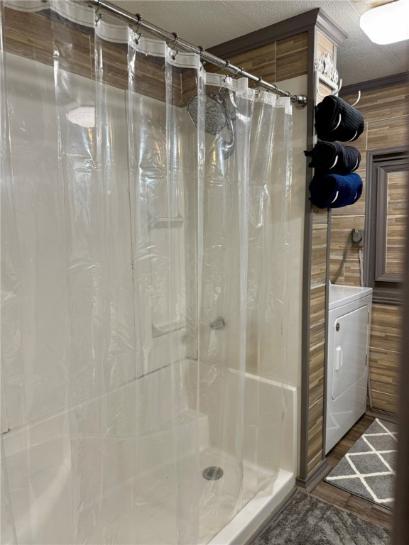508 East Thornton Street Three Rivers, TX 78071 - Photo 11 of 17 a bathroom with a shower and a sink