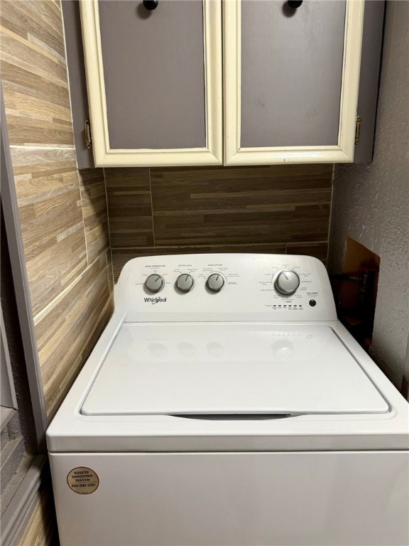 508 East Thornton Street Three Rivers, TX 78071 - Photo 14 of 17 a close view of washer and dryer