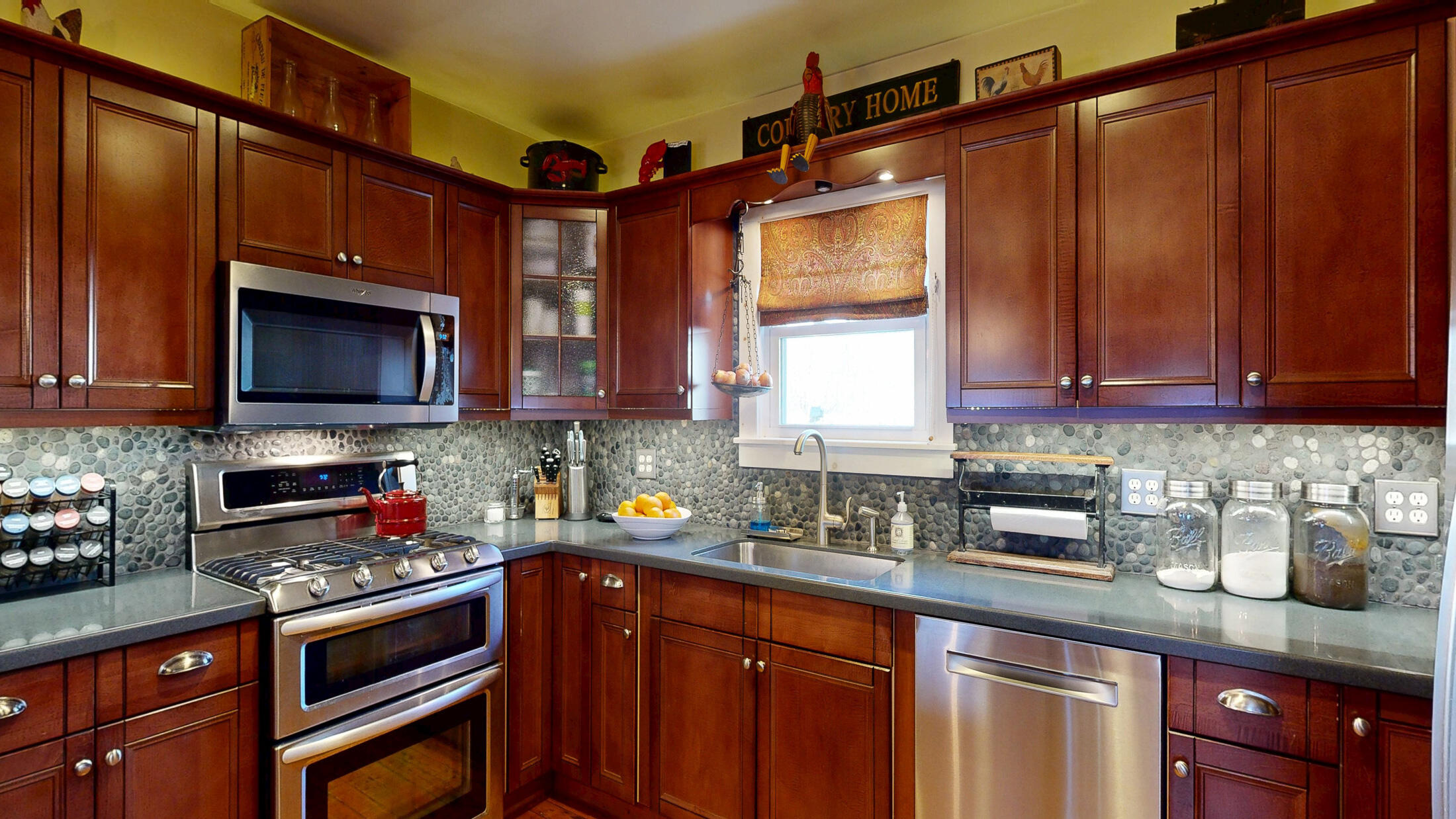 15 Wadsworth Street Thomaston, ME 04861 - Photo 14 of 66 Cabinets & Drawers & Corian Counters