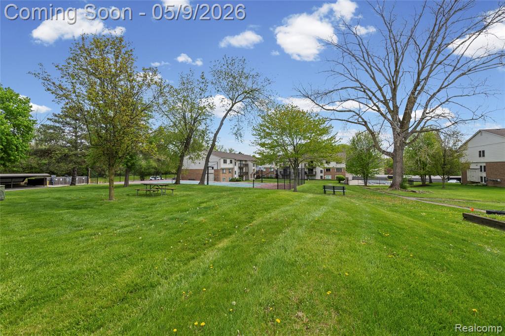 30052 West Twelve Mile Road, Unit 61 Farmington, MI 48334 - Photo 20 of 23