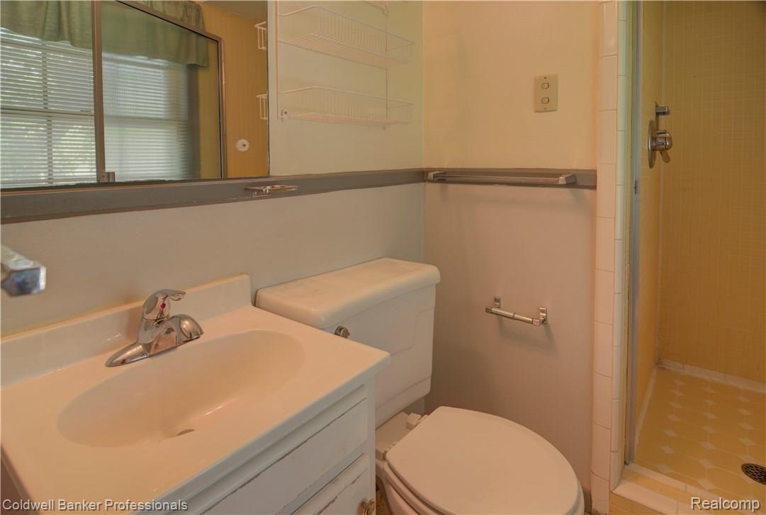 796 Wilwood Road Rochester, MI 48309 - Photo 11 of 36 2018 796 Wilwood RH 4595_6_8_FI.jpg