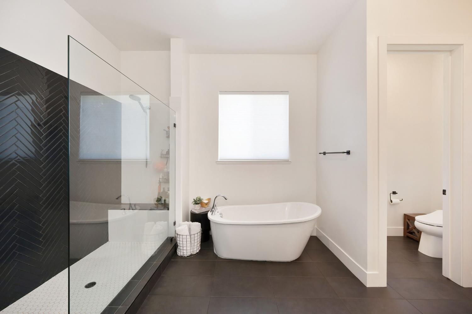 5085 Pryor Drive Rescue, CA 95672 - Photo 34 of 50 a spacious bathroom with a bathtub and toilet