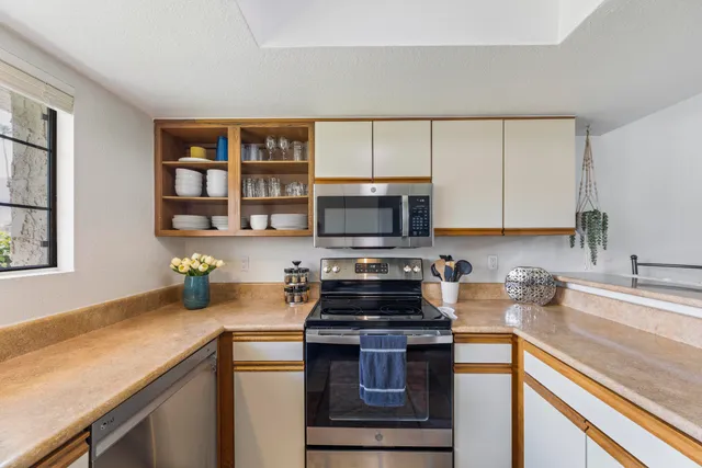 $329,000 | 505 South Farrell Drive, Unit S115, Palm Springs, CA 92264