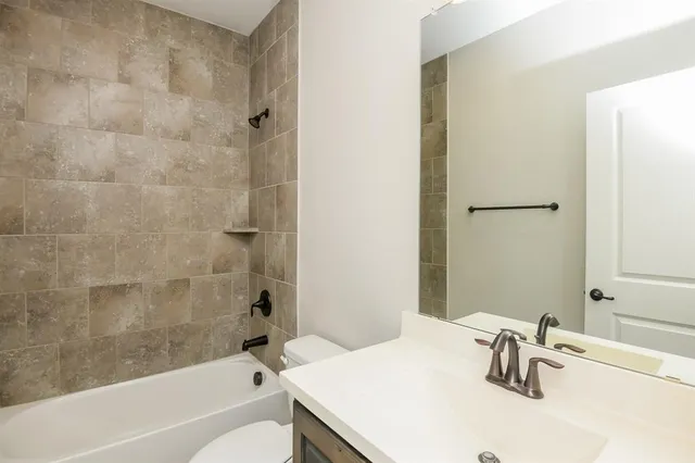 $2,880 | 13725 Parkline Way, Fort Worth, TX 76008