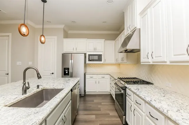 $2,880 | 13725 Parkline Way, Fort Worth, TX 76008