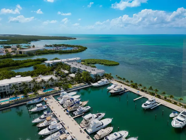 $1,590,000 | 5960 Peninsular Avenue, Unit 111, Stock Island, FL 33040