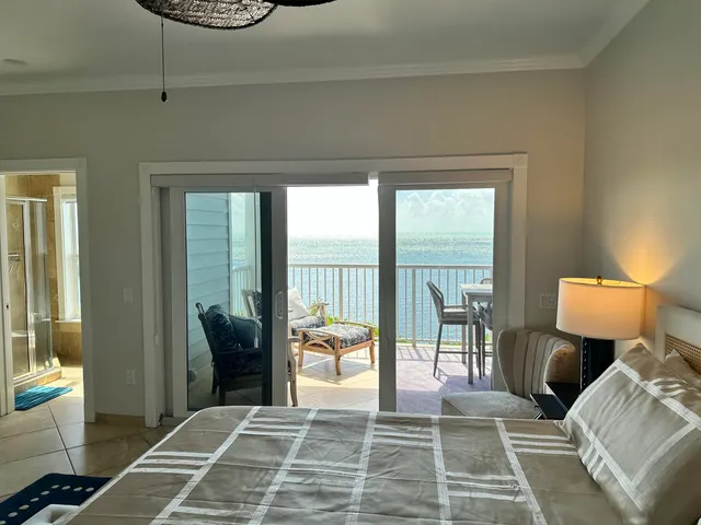 $1,590,000 | 5960 Peninsular Avenue, Unit 111, Stock Island, FL 33040