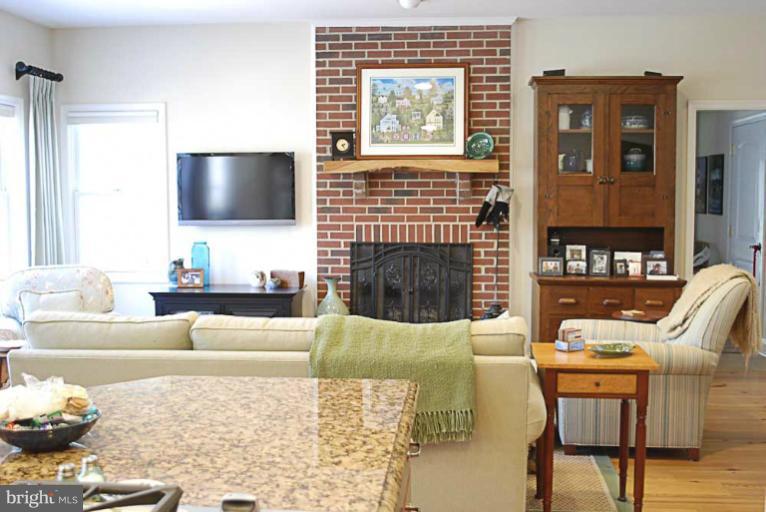 13155 Compton Road Clifton, VA 20124 - Photo 17 of 30 Family Room