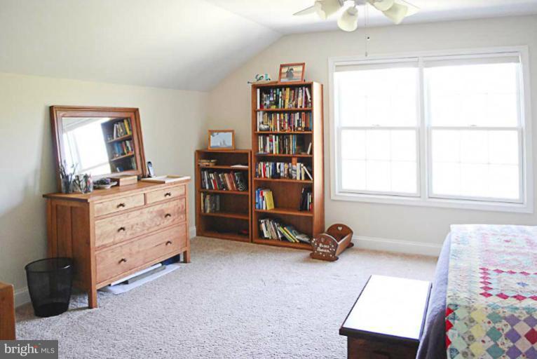 13155 Compton Road Clifton, VA 20124 - Photo 24 of 30 Bedroom