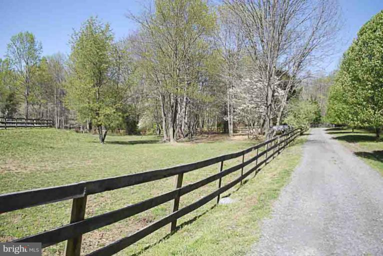 13155 Compton Road Clifton, VA 20124 - Photo 28 of 30 Exterior (General)