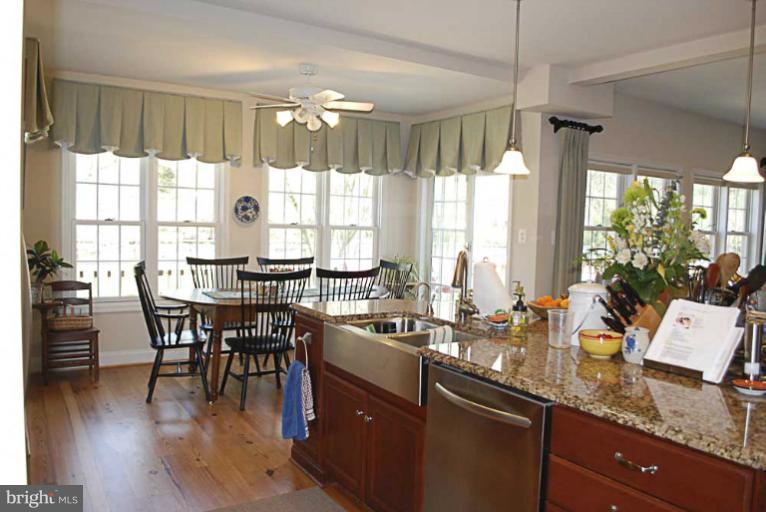 13155 Compton Road Clifton, VA 20124 - Photo 4 of 30 Kitchen
