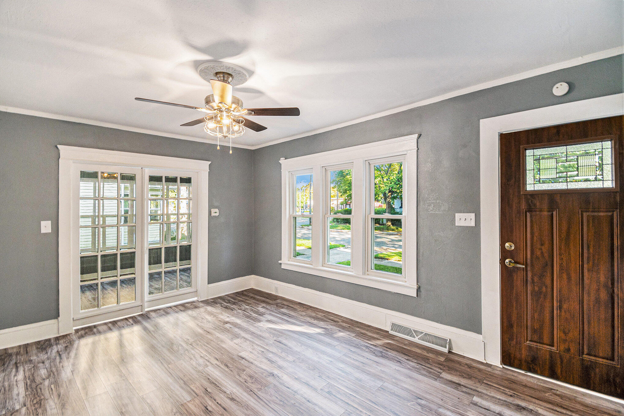 769 Randolph Street Jackson, MI 49203 - Photo 2 of 27 005__ndp9792_972