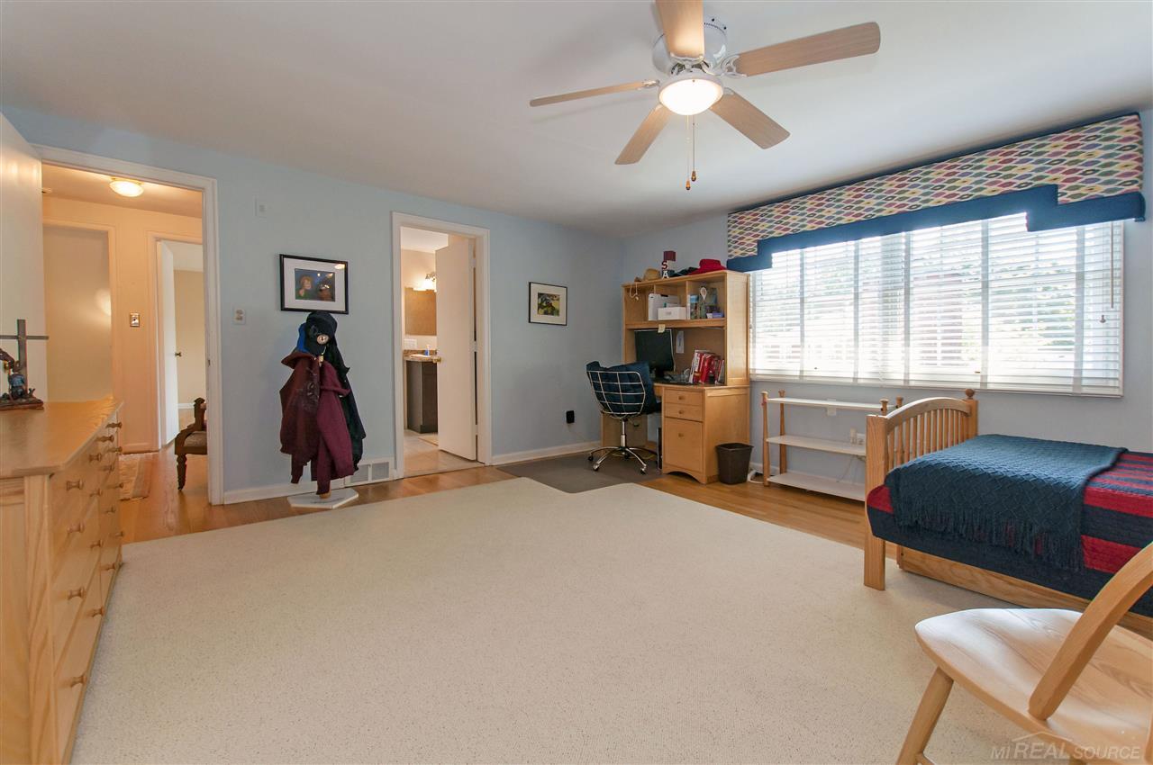 61 North Deeplands Road Grosse Pointe Shores, MI 48236 - Photo 39 of 52