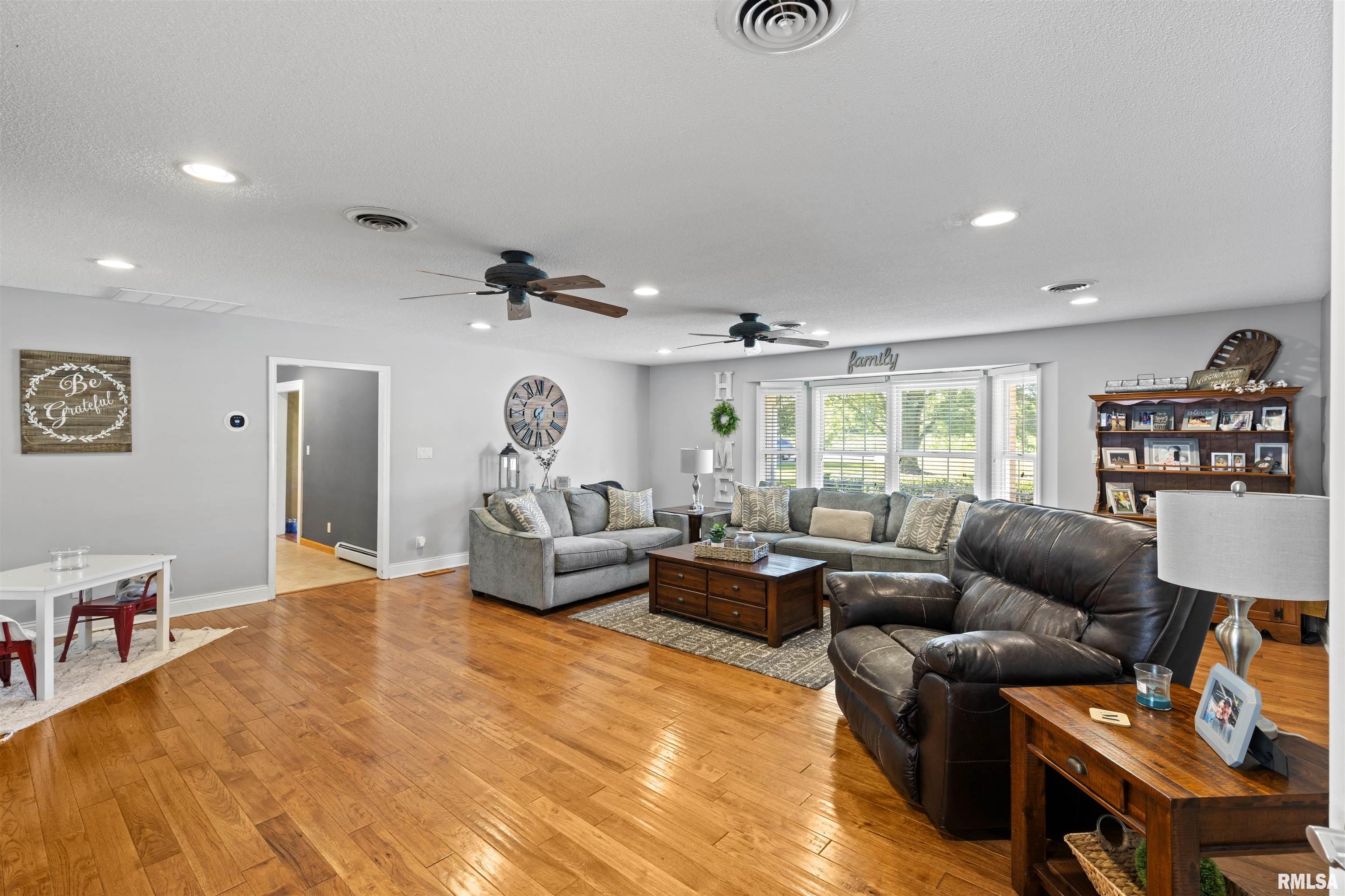 13431 South County Line Road West Frankfort, IL 62896 - Photo 13 of 52 Gallery Image 13