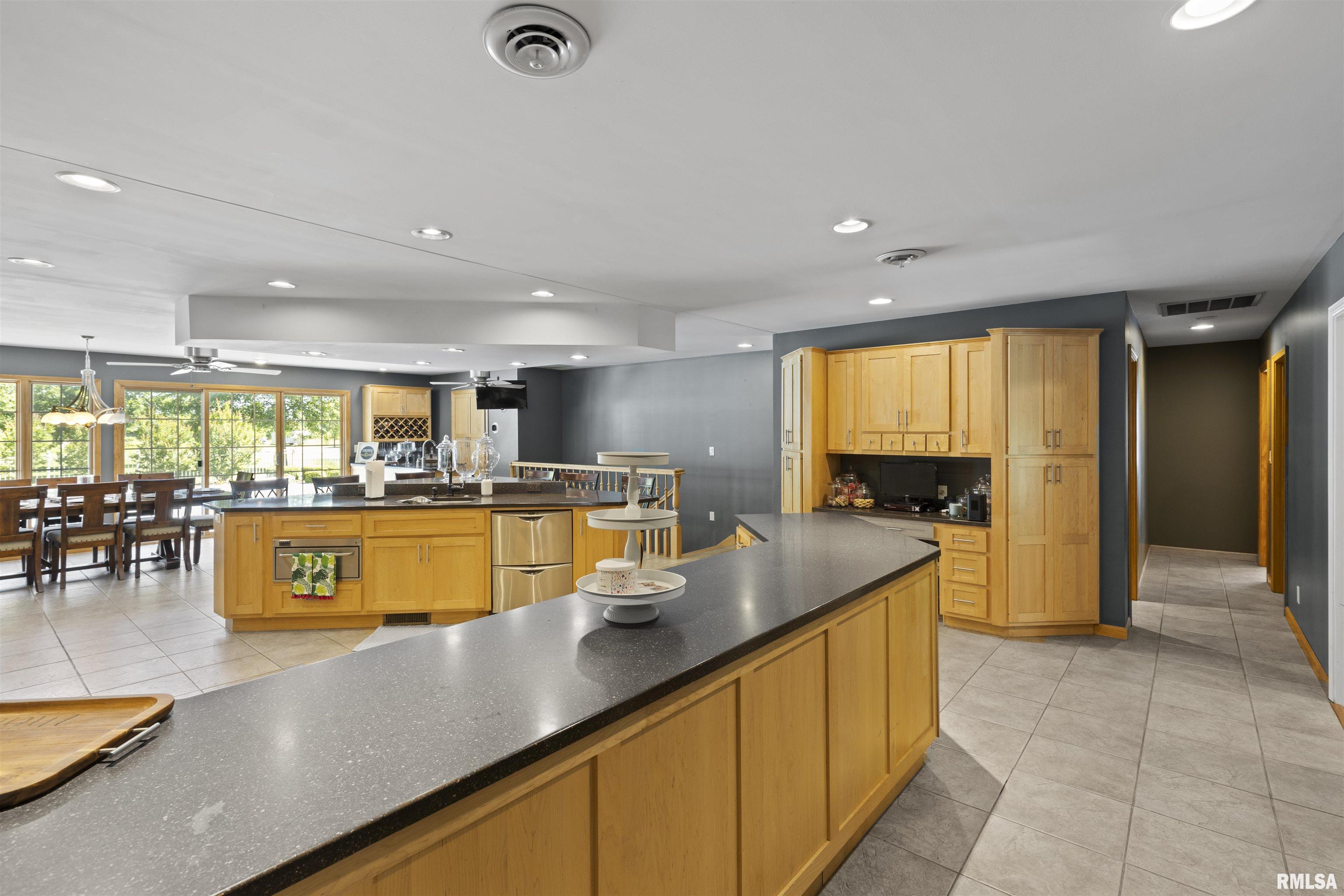 13431 South County Line Road West Frankfort, IL 62896 - Photo 9 of 52 Gallery Image 9