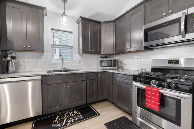 $345,000 | 14619 South Albany Avenue, Posen, IL 60469