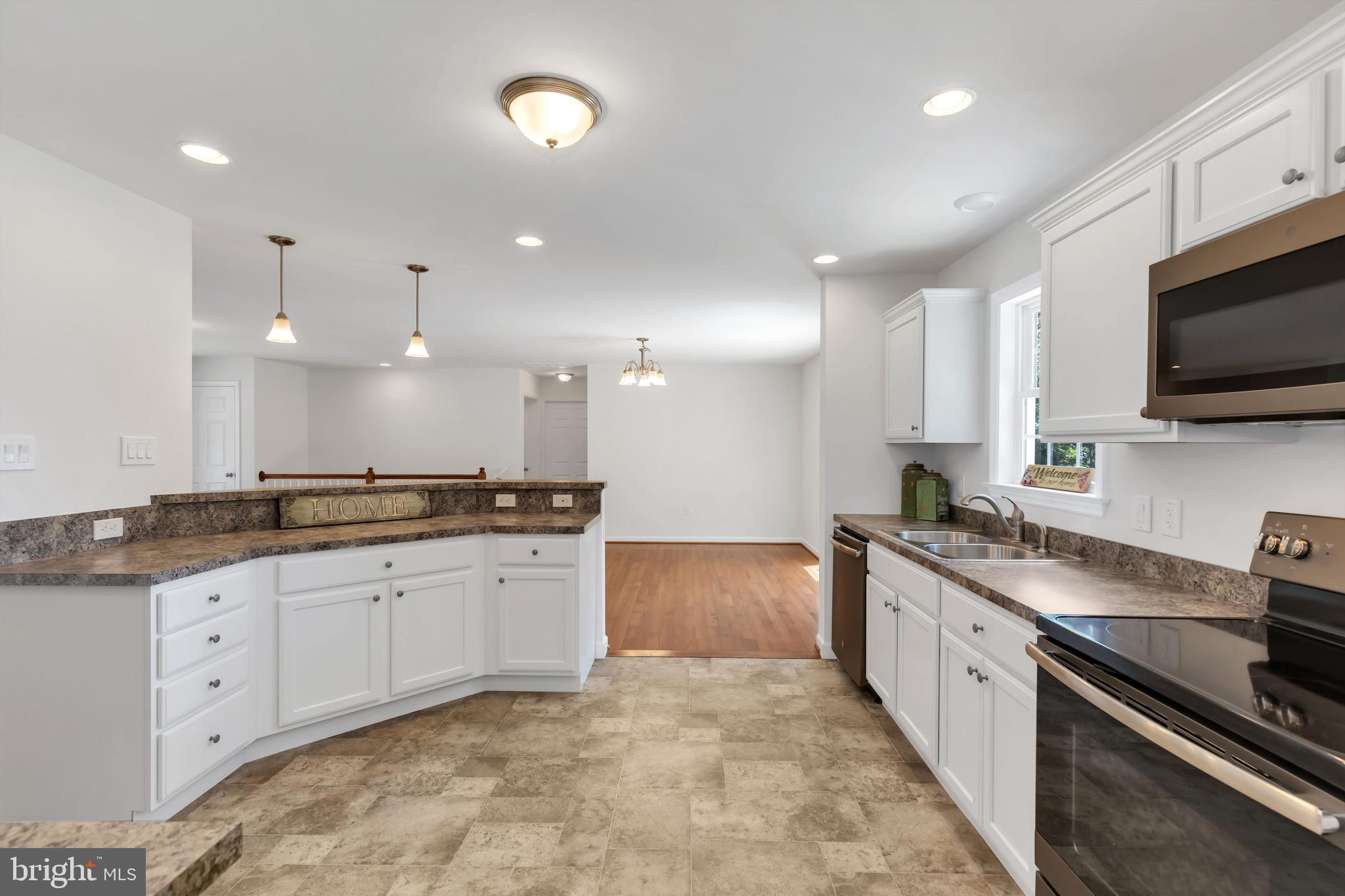 208 Club House Road Front Royal, VA 22630 - Photo 5 of 18 Gallery Image 5