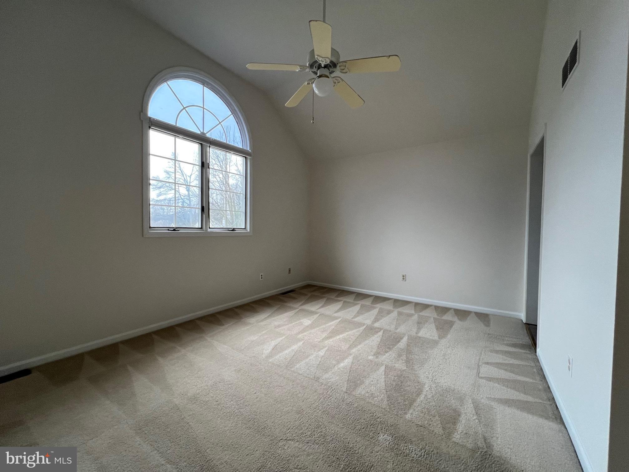 12 Cannon Run Newark, DE 19702 - Photo 11 of 19 Primary Bedroom
