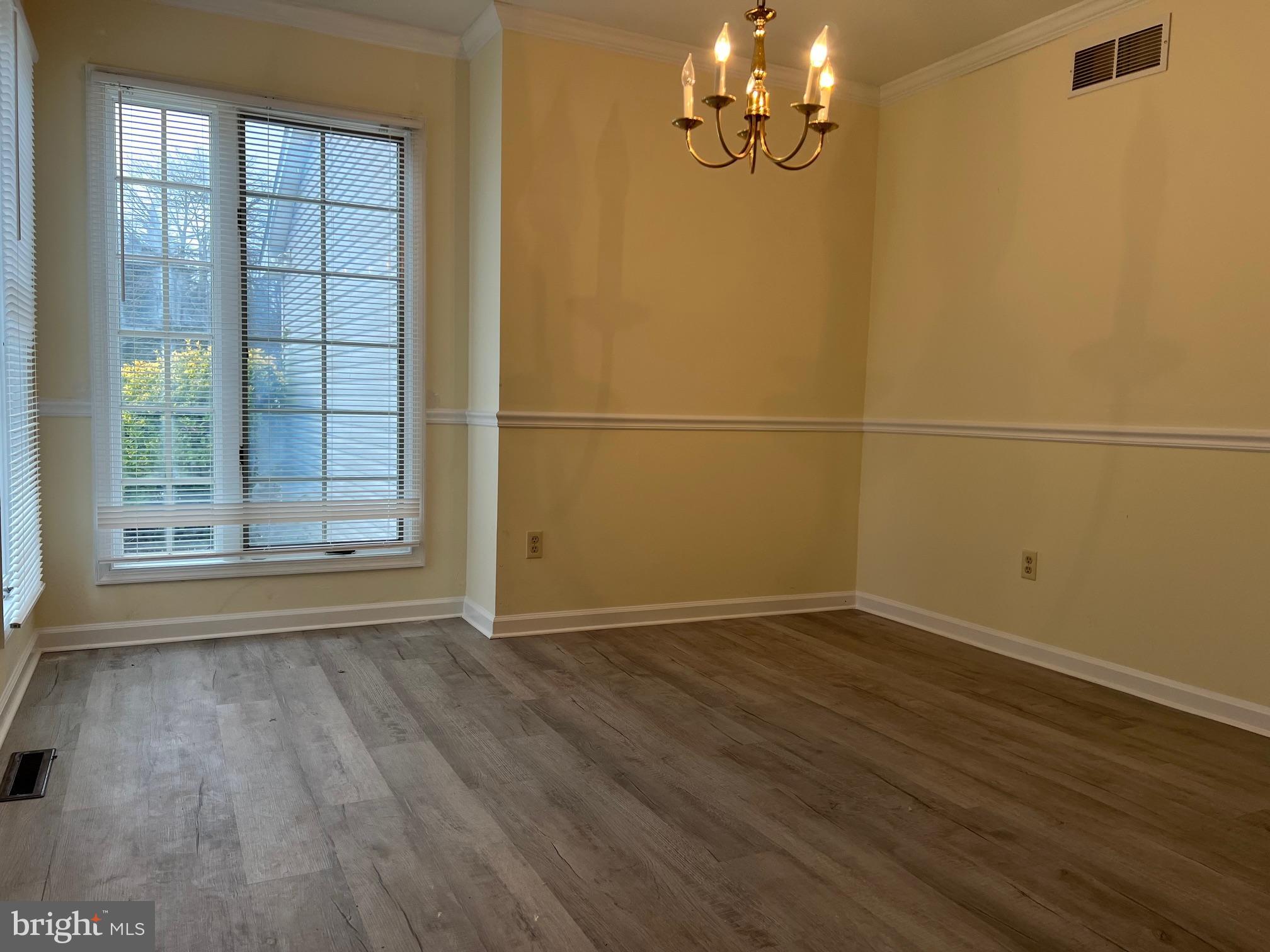 12 Cannon Run Newark, DE 19702 - Photo 5 of 19 Dining Room