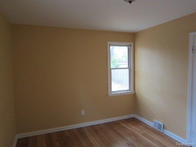 18967 Edinborough Road Detroit, MI 48219 - Photo 16 of 35 261-771160-bdrm2 (3).JPG