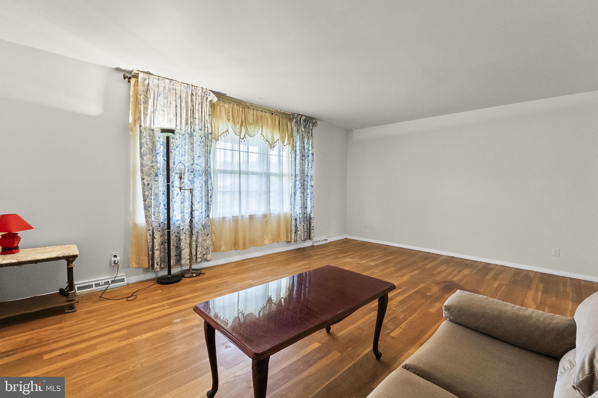 8337 Merryview Drive Windsor Mill, MD 21244 - Photo 4 of 24