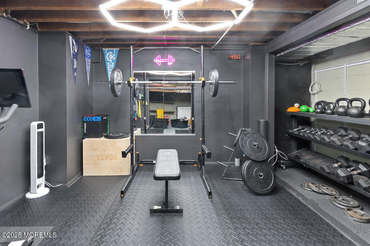 349 River Road Fair Haven, NJ 07704 - Photo 38 of 49 a living room with furniture