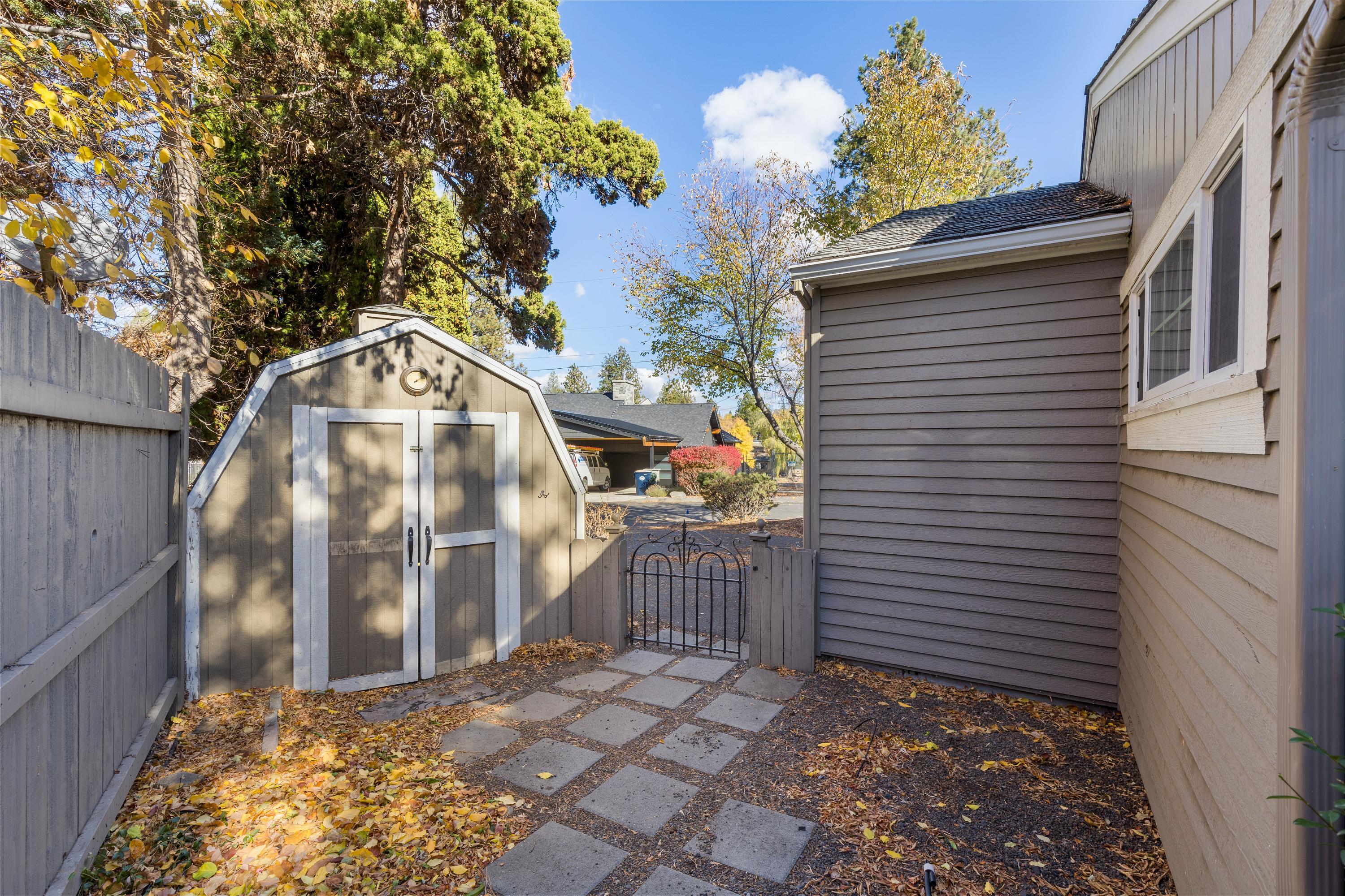 1717 Northwest Steidl Road Bend, OR 97703 - Photo 44 of 44 520A9095JennMontoyaPhotography