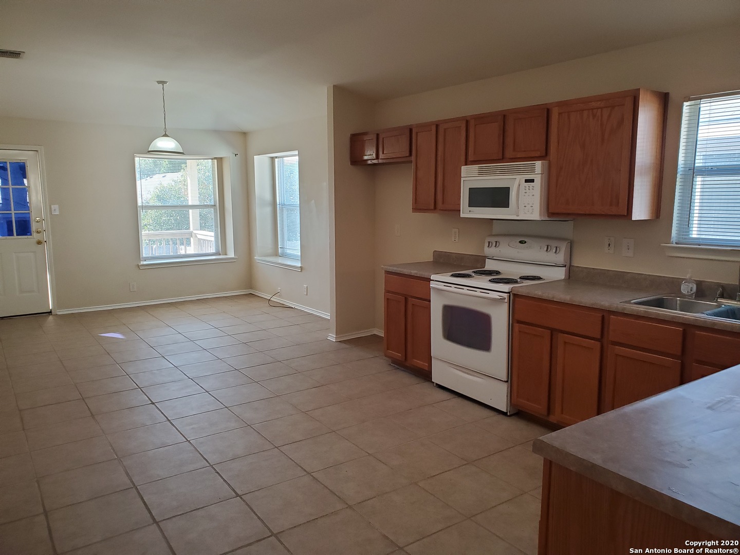 671 Rattler Bluff San Antonio, TX 78251 - Photo 3 of 15