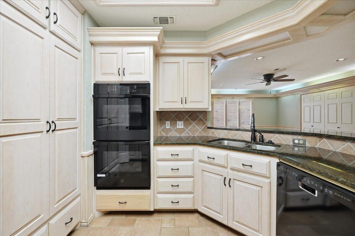 5512 83rd Street Lubbock, TX 79424 - Photo 10 of 39 11-5512_83rd_st_011