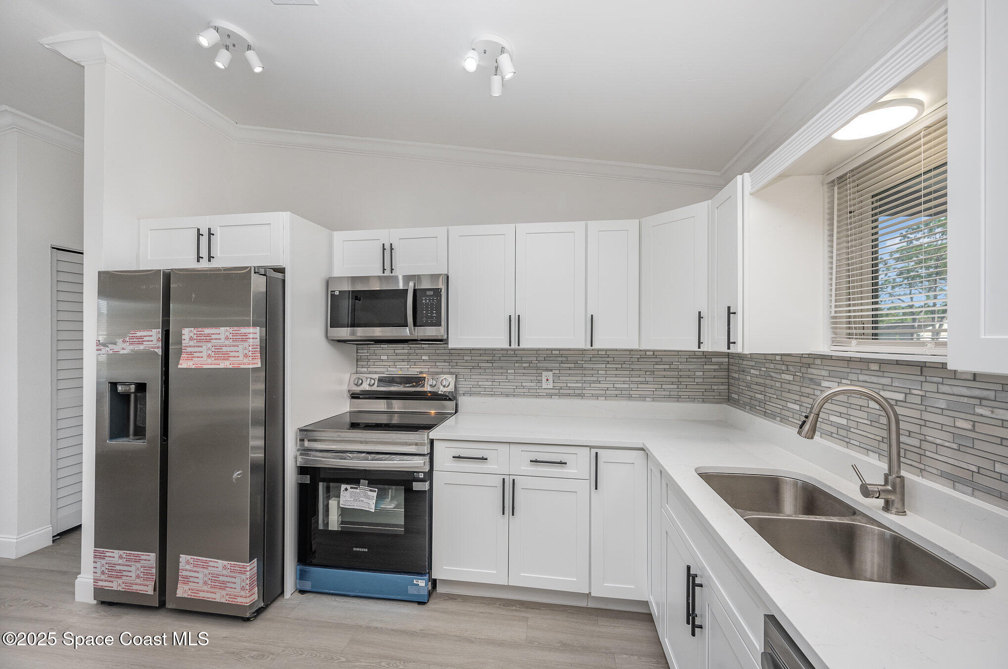 292 Trilby Road Southwest Palm Bay, FL 32908 - Photo 13 of 28 012_file_795